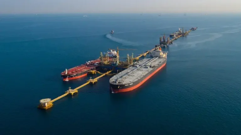 ميناء رأس تنورة