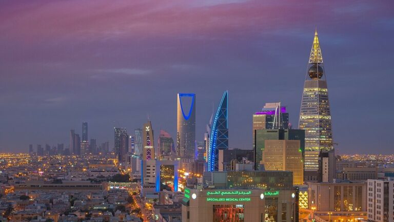 طفرة إنشائية غير مسبوقة: السوق العقارية السعودية تعيش حالة نشاط استثنائي مدفوعة بالمشاريع الكبرى السعودية