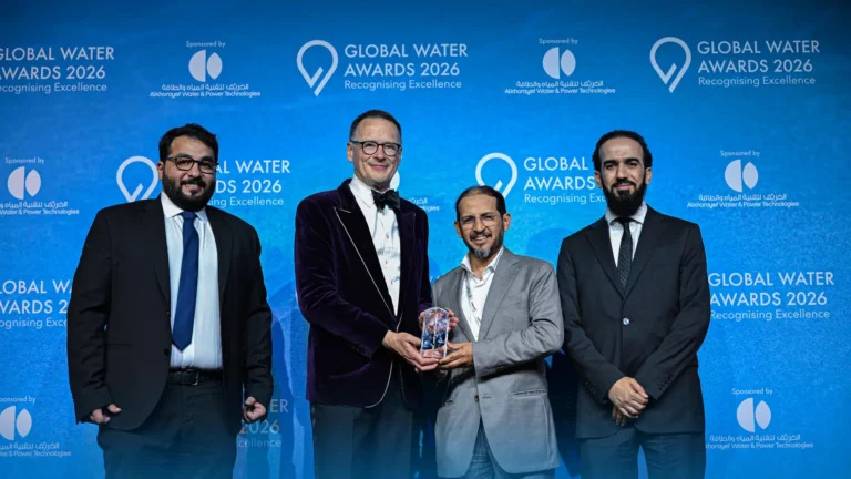 التفوق البيئي للمملكة: شركة “شراكات المياه” السعودية تفوز بجائزة “أفضل وكالة مياه عامة لعام 2025” في المجمع العالمي للمياه