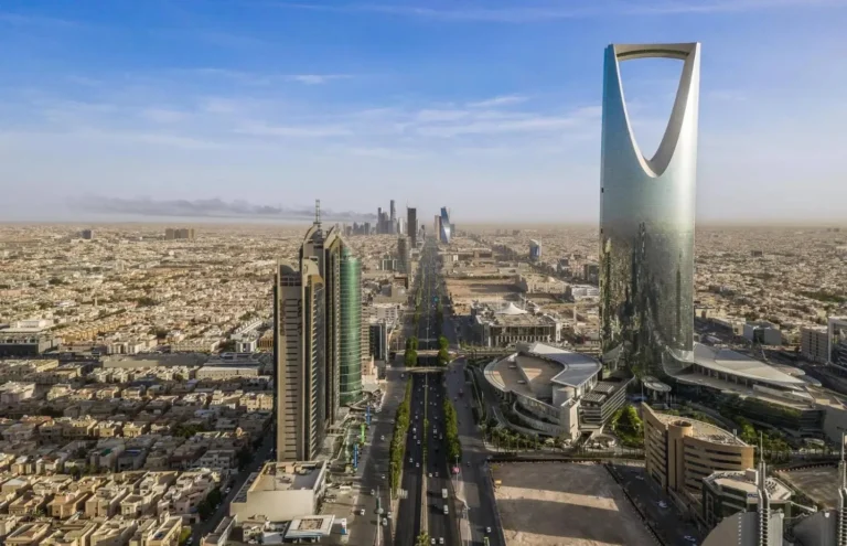 مستقبل أسعار العقار في الرياض بعد تحريك الملايين من الأراضي البيضاء: هل حان وقت الشراء؟ عقارات السعودية